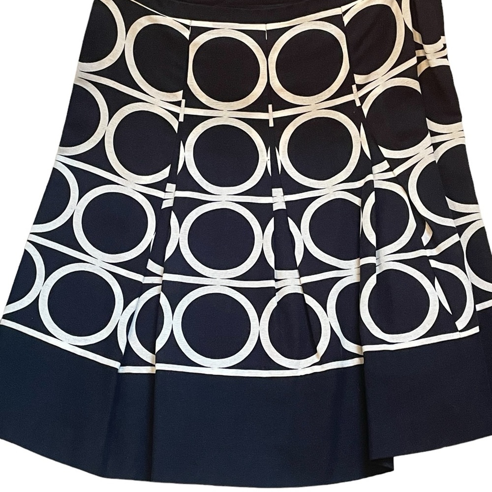 Elegant Black and White Circle Pattern‎ Skirt